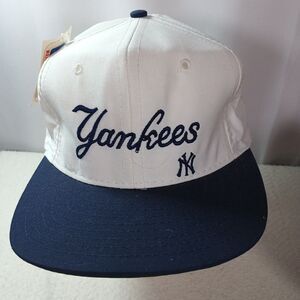 Vintage Pro Star NY Yankees MLB LicenseWhite Blue Snapback Ball Cap Hat NWT OSFM
